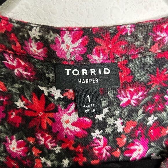 Torrid Women’s Pink Multicolor Floral Flannel Harper Roll Tab Top Size 1 X - Picture 8 of 15
